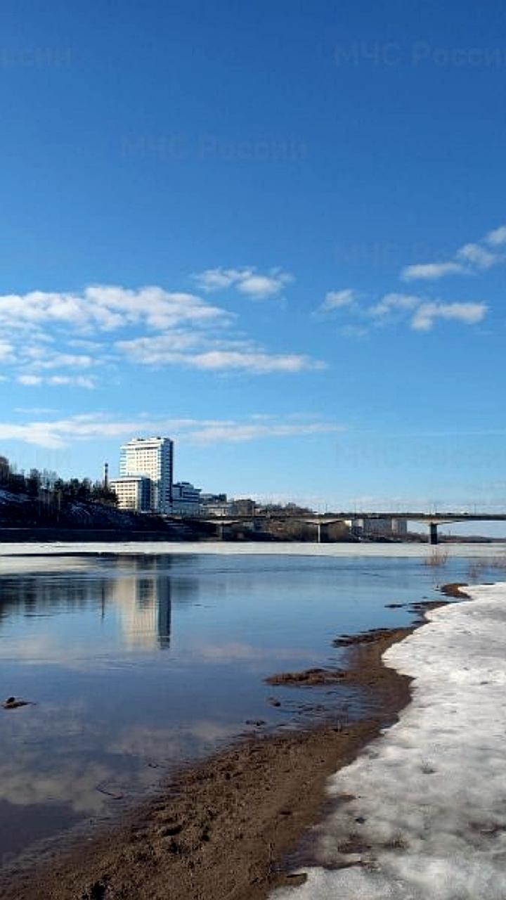 Нижневартовск вводит режим повышенной готовности из-за угрозы паводка