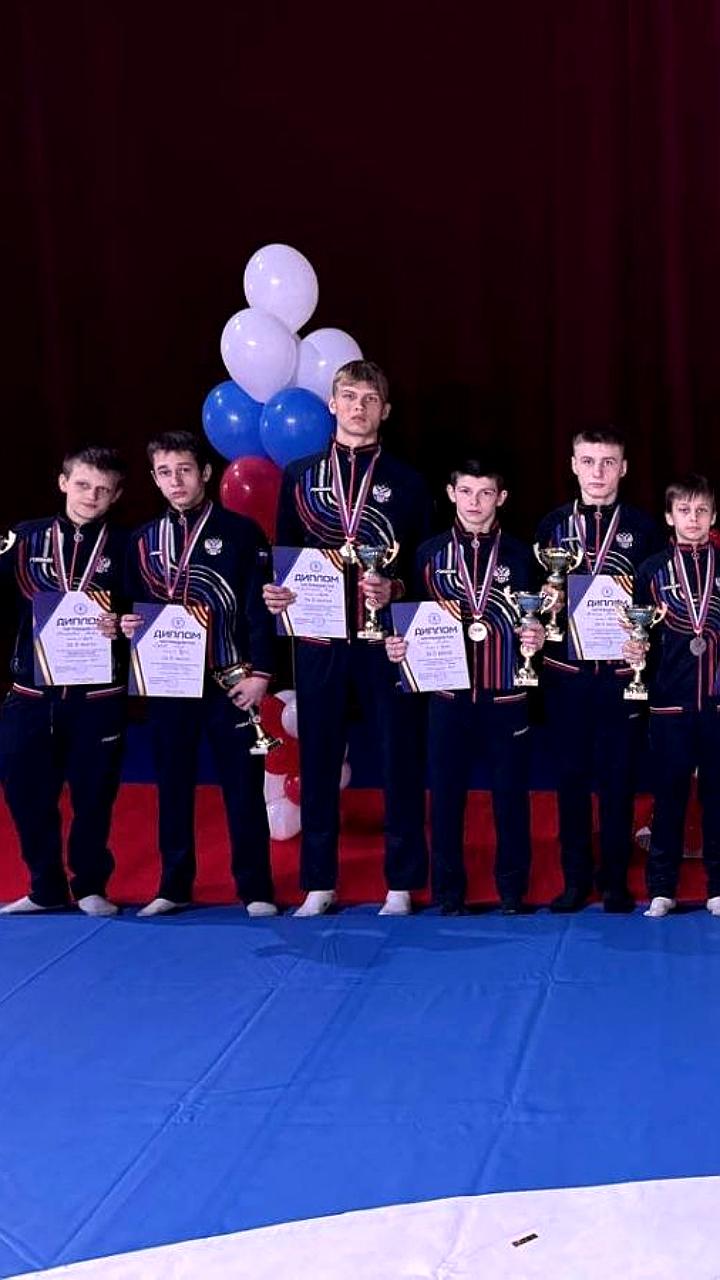Пензенские самбисты завоевали победу на турнире «Победа» в Петербурге