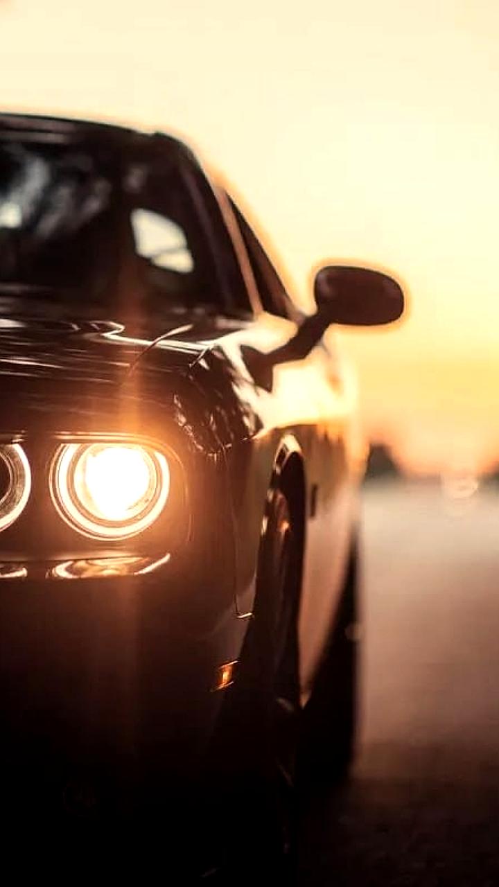 Продажи новых автомобилей в России: снижение на 40% в апреле, рост на 28% по сравнению с мартом