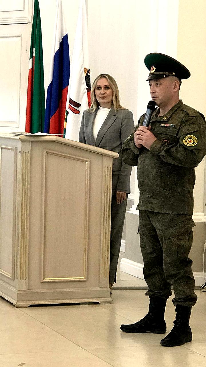 Торжественное вручение паспортов юным гражданам России в Горловке и Донецке