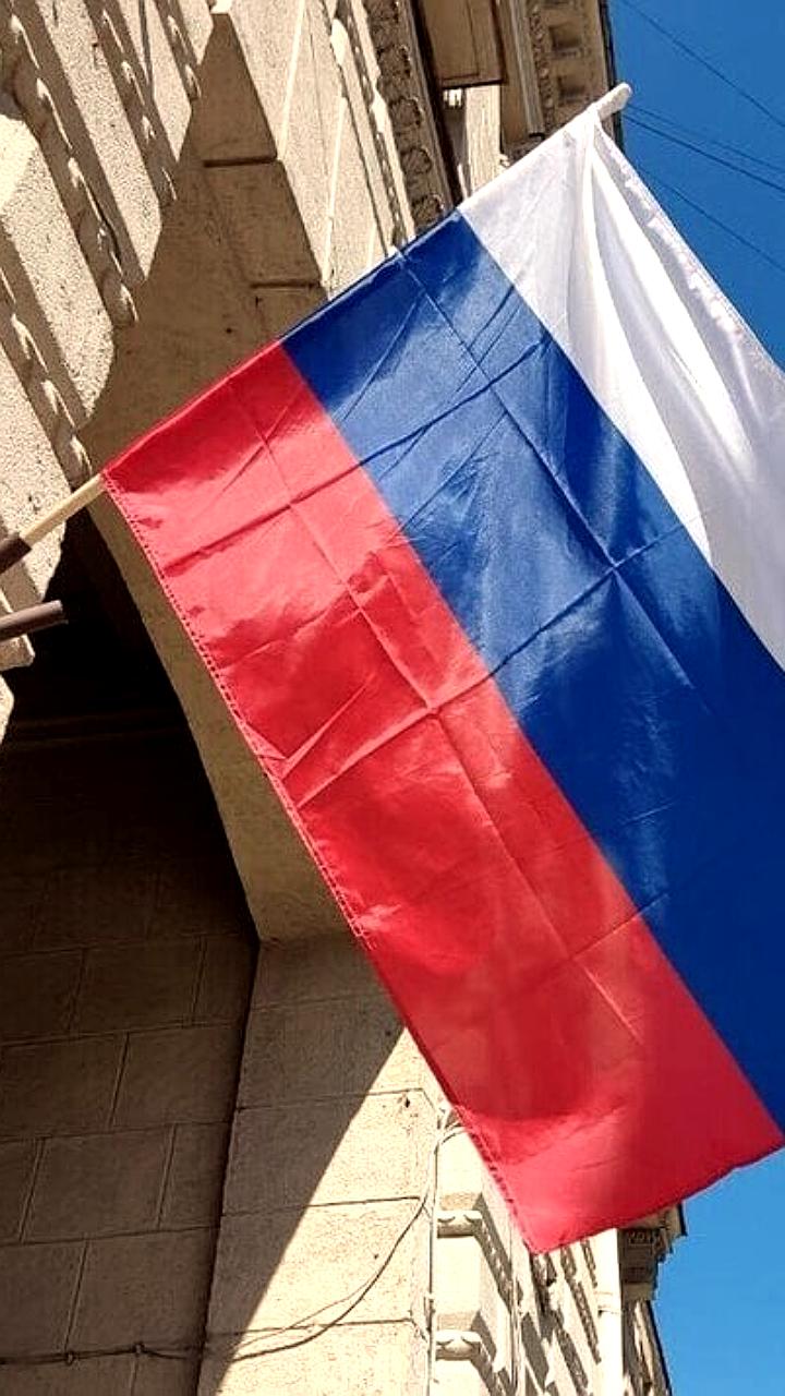 В Санкт-Петербурге задержаны подозреваемые в похищении флага РФ