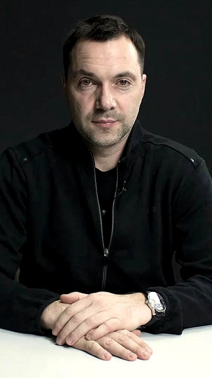 YouTube заблокировал канал Арестовича после введения санкций