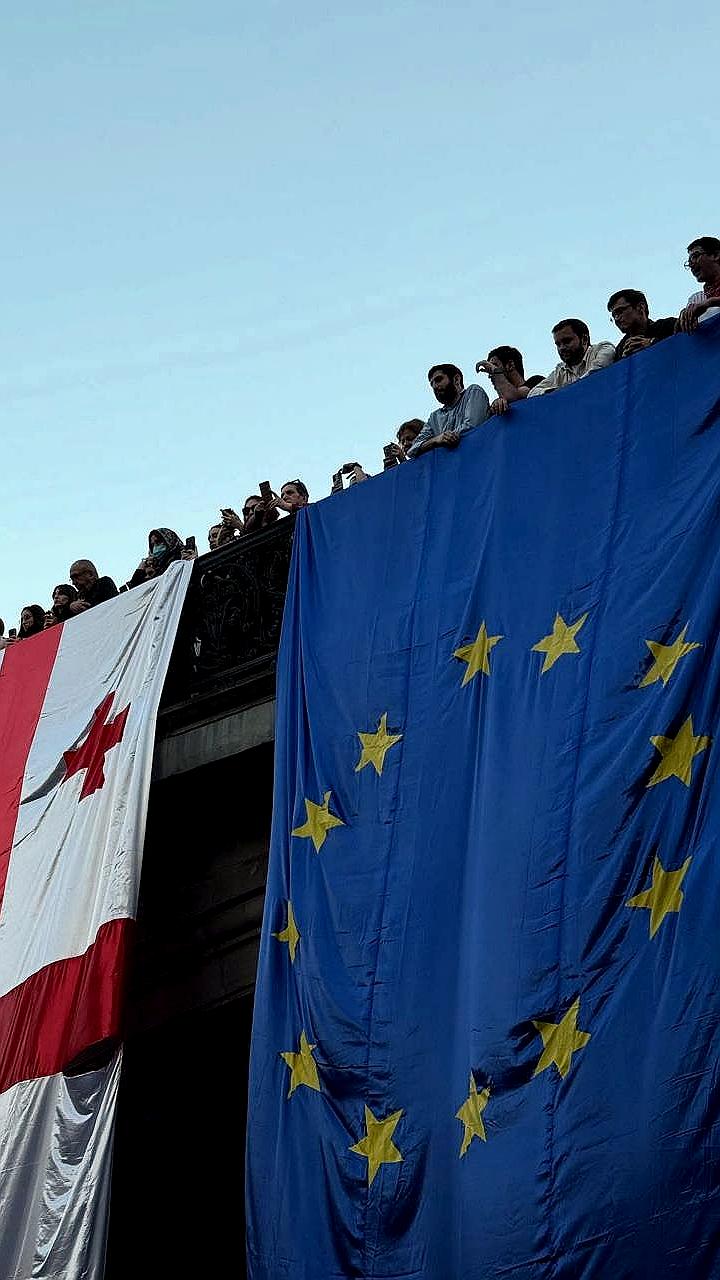 День Европы: инциденты в Таллине и Тбилиси