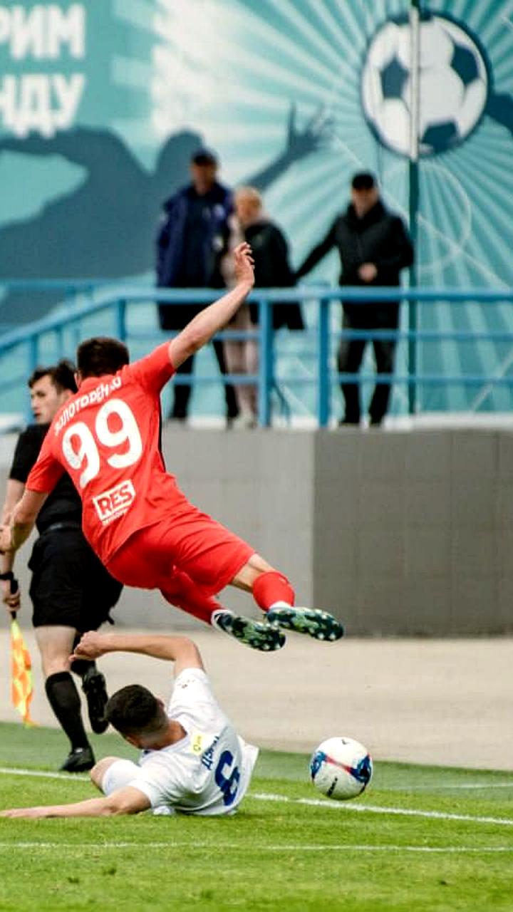ФК Севастополь одерживает победу над Астраханью со счетом 1:0