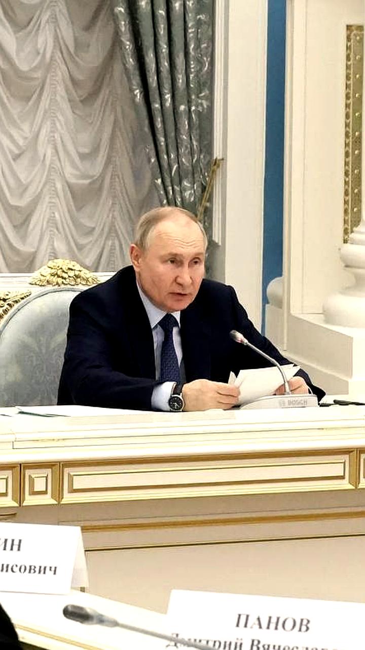 Путин проведет видеоконференцию с членами 'Деловой России' на 20-м съезде