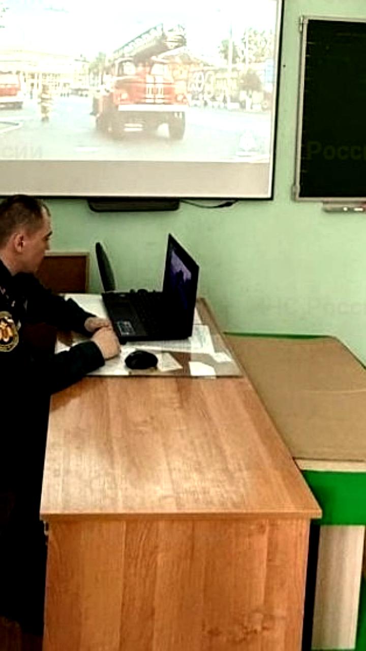МЧС России проводит мероприятия по безопасности для детей в Москве и Нижнем Новгороде