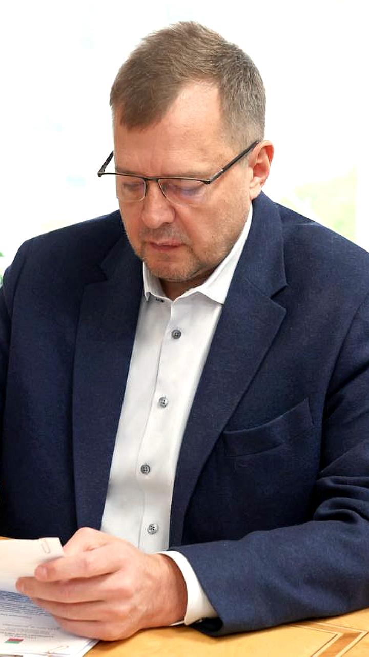 Рабочая встреча губернатора Запорожской области с местными властями: обсуждение развития инфраструктуры и социальной сферы