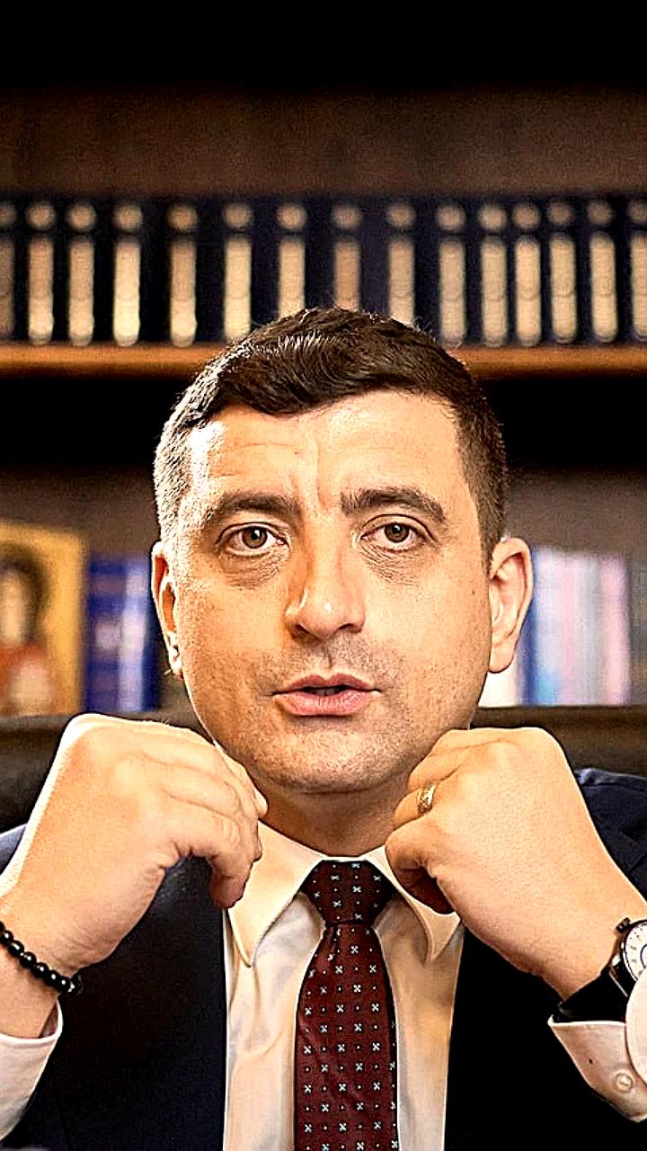 В Румынии определятся финалисты президентских выборов: Симион против Дана