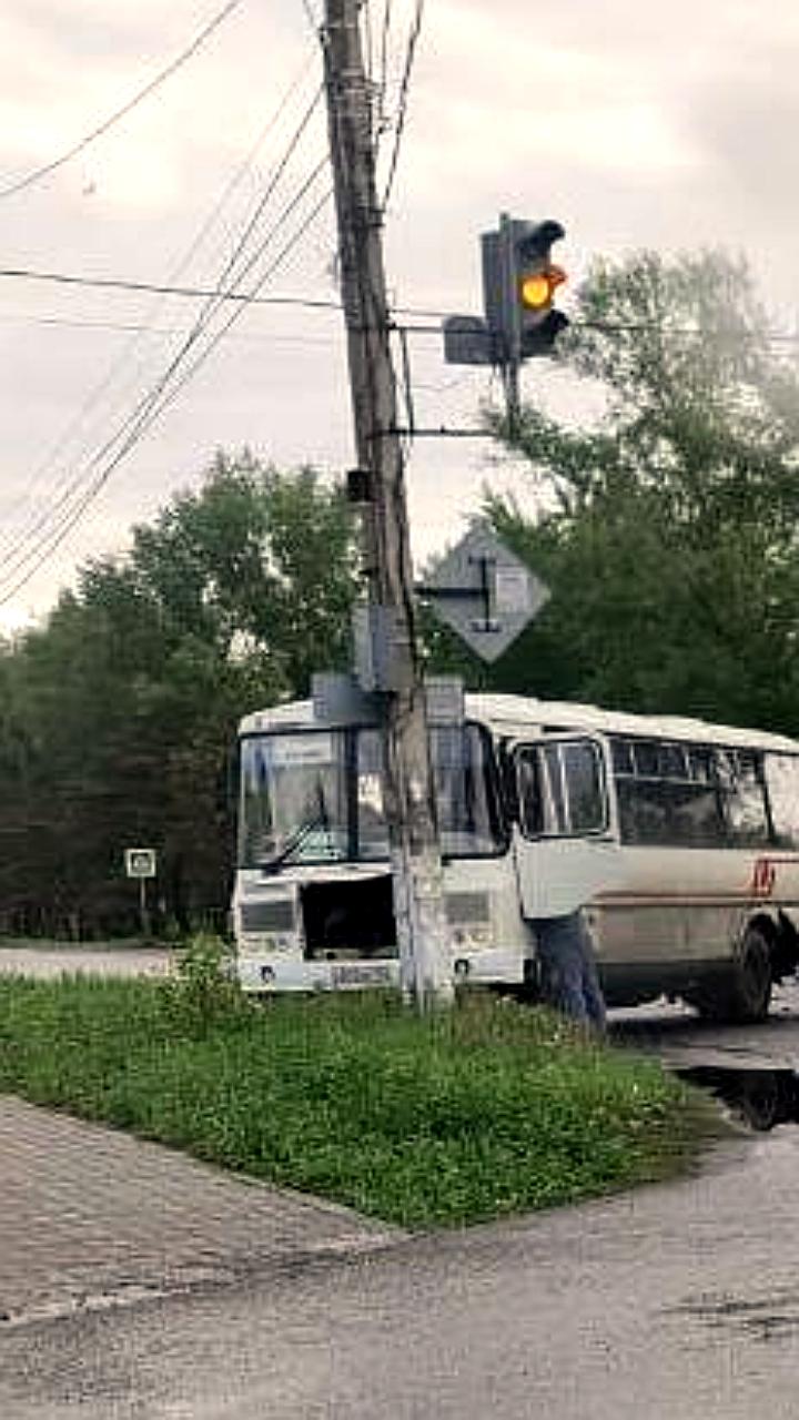 ДТП с автобусом в Алтайском крае: 17 пострадавших, двое в тяжелом состоянии