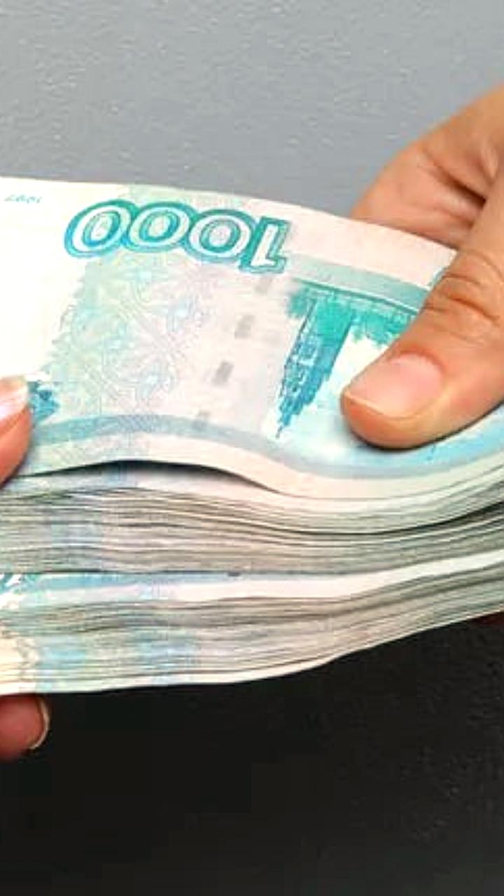 Судебные приставы успешно взыскали долги по алиментам и арендной плате