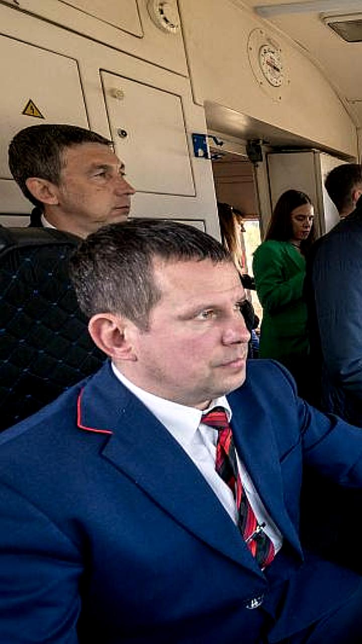 Во Владивостоке продолжается уборка территорий вдоль железных дорог для подготовки к легкому метро