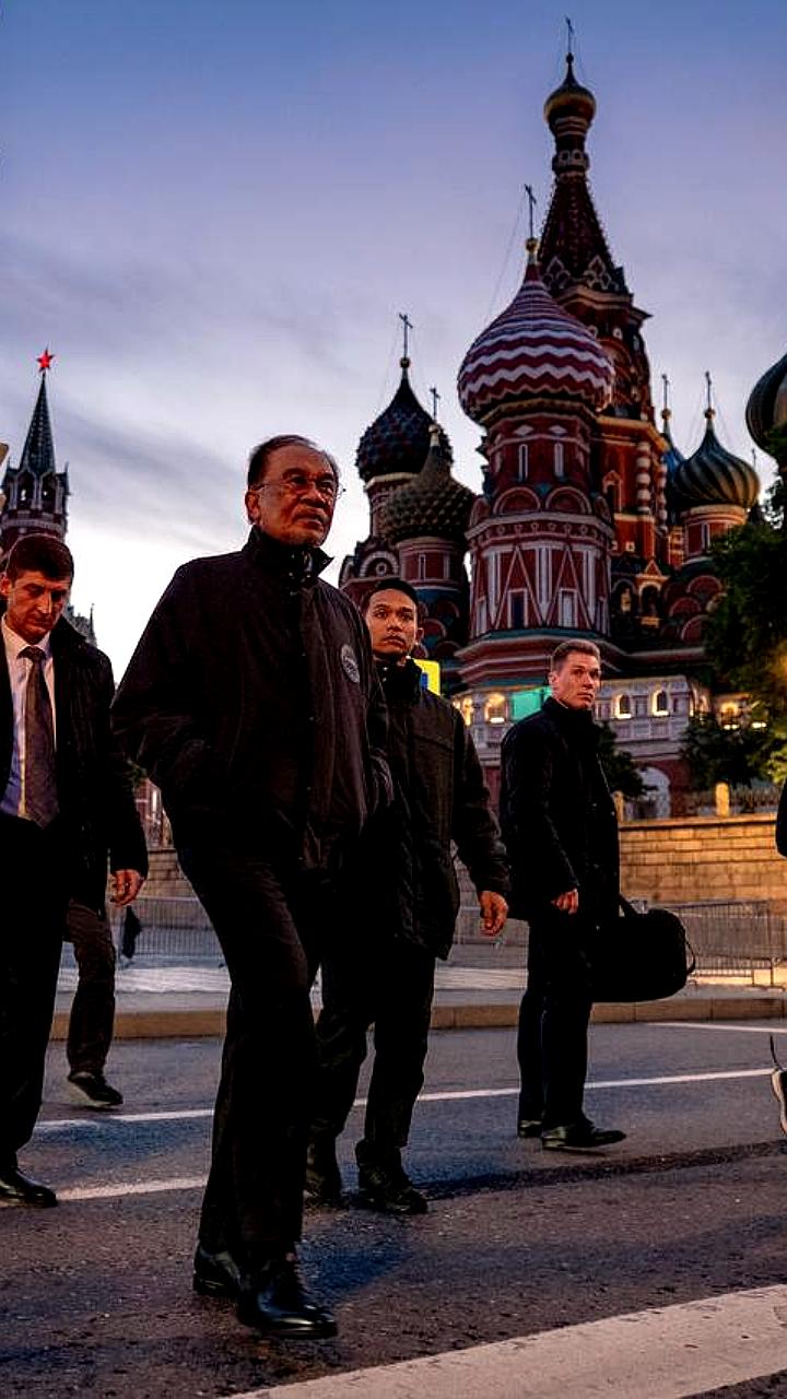 Премьер Малайзии Анвар Ибрагим восхитился архитектурой Москвы после встречи с Путиным