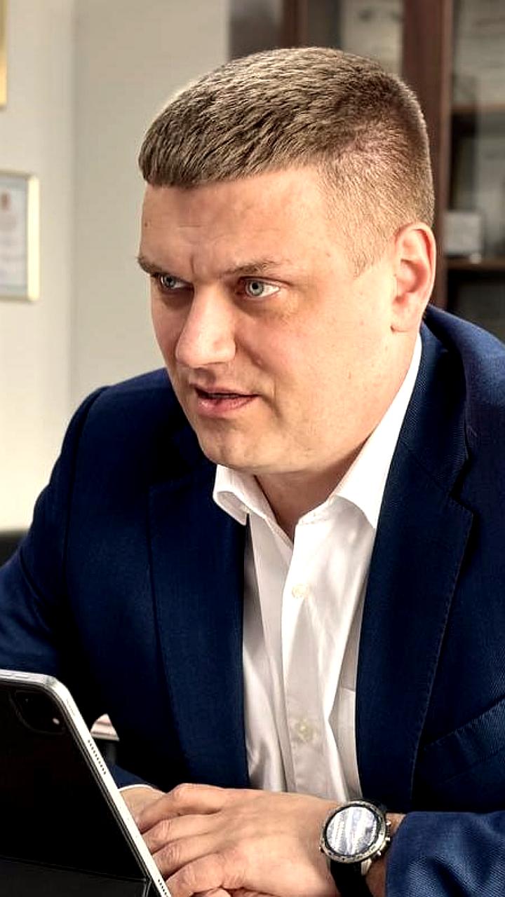 Губернатор Глеб Никитин и бизнес-омбудсмен Павел Солодкий обсуждают поддержку предпринимателей в Нижегородской области