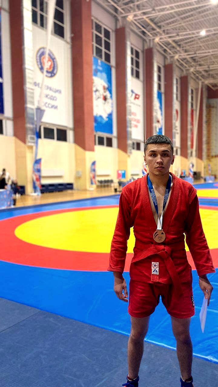 Студенты ВГТУ и ГАГУ завоевали награды на чемпионатах по самбо