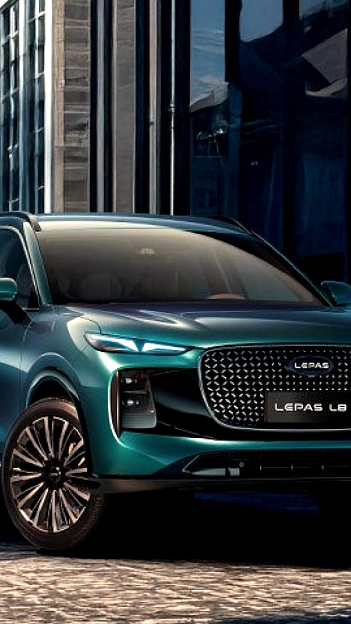Представлены новые модели кроссоверов 'Москвич 8' и 'Lepas L8'