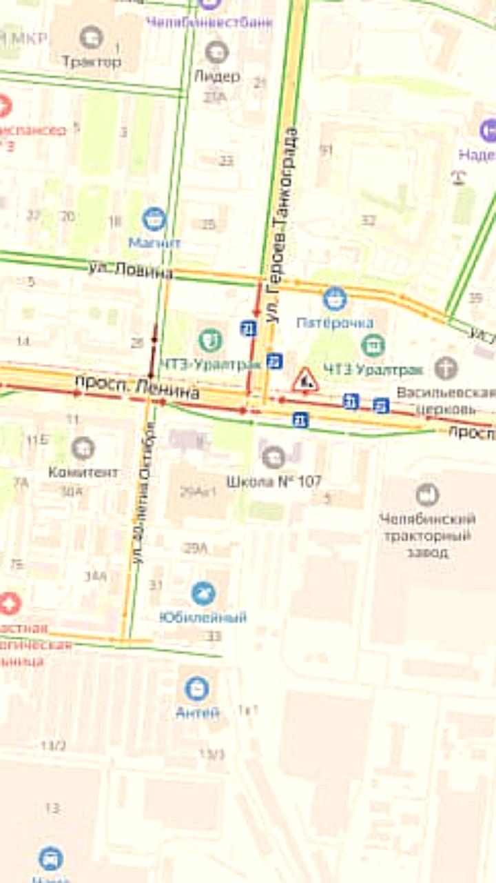 ДТП с переворотом в Челябинске: столкновение легковушки и внедорожника