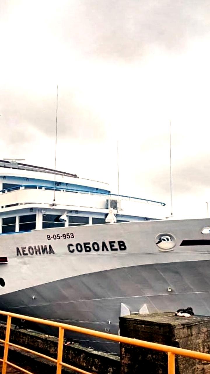 Первый круизный лайнер сезона прибыл в Петрозаводск