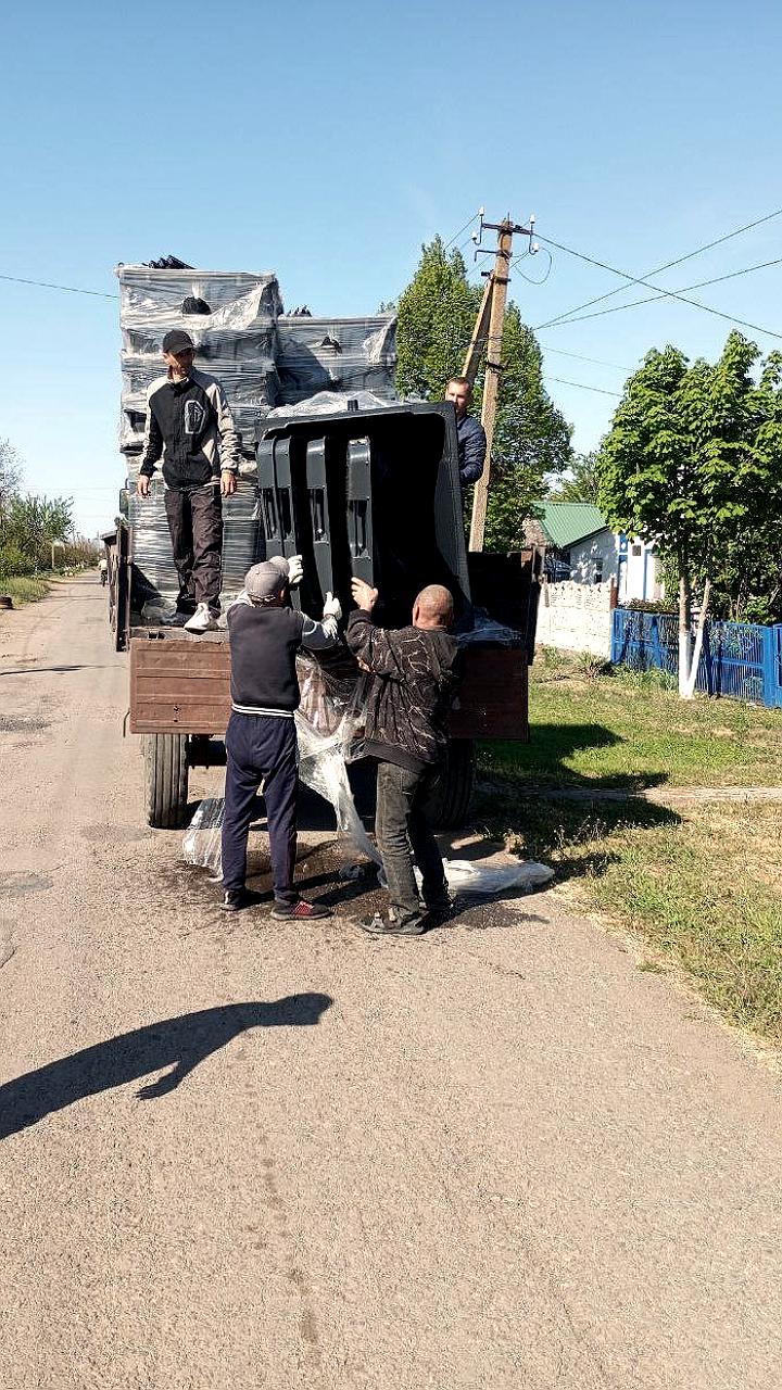 В Веселовском округе установлены 75 новых контейнеров для сбора ТКО