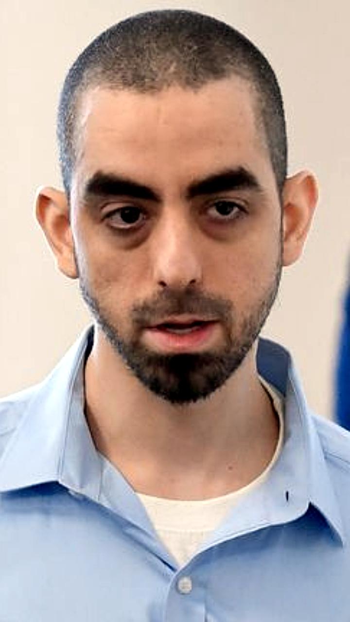 Хади Матар приговорен к 25 годам тюрьмы за покушение на писателя Салмана Рушди