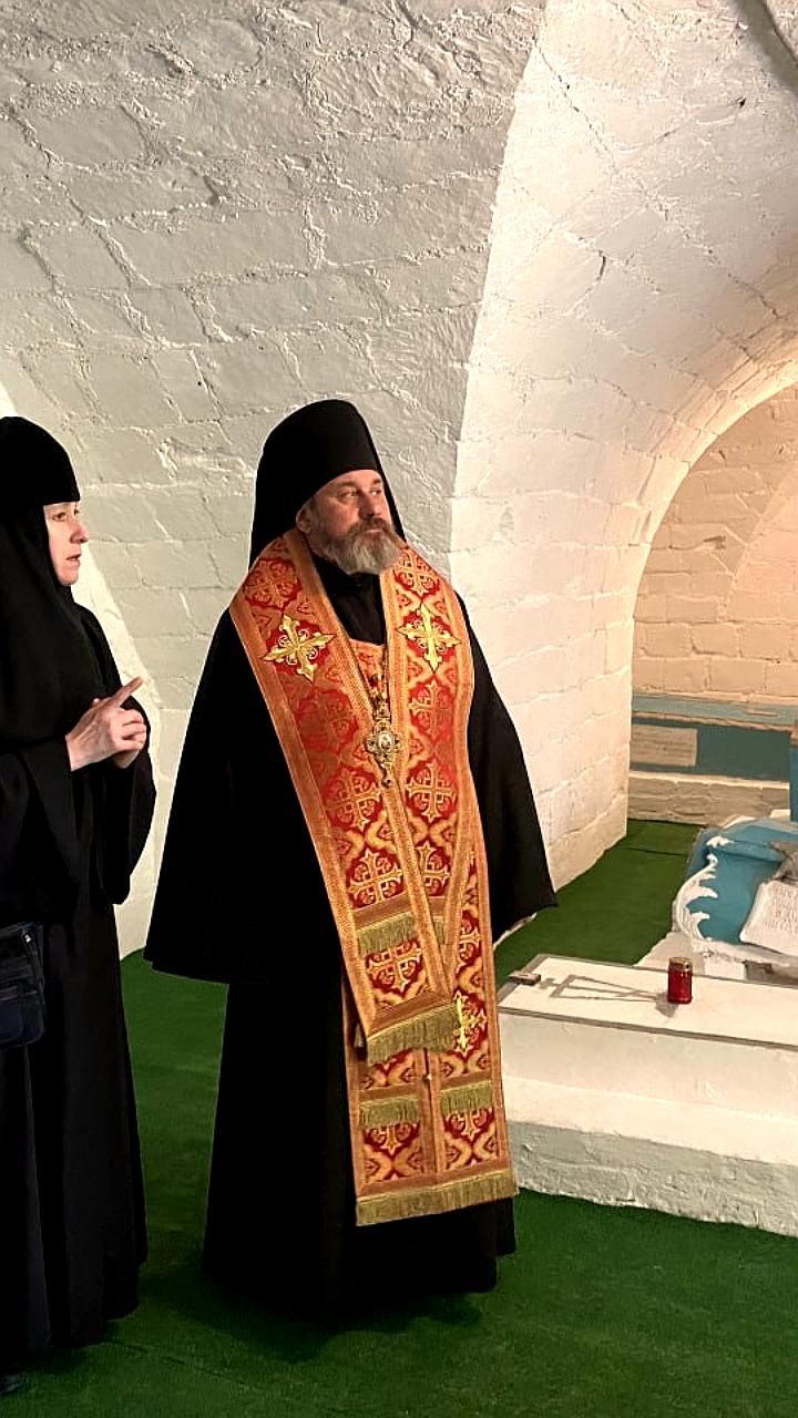 Торжественные богослужения и крестные ходы в честь святых в Аносино и Скрыгалове