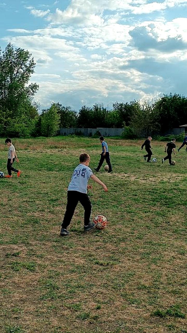 Футбольные турниры в Приморье и Подмосковье: развитие спорта среди школьников