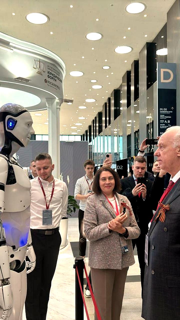 А.И. Бастрыкин и белорусская делегация обсудили инновации на ПМЮФ-2025