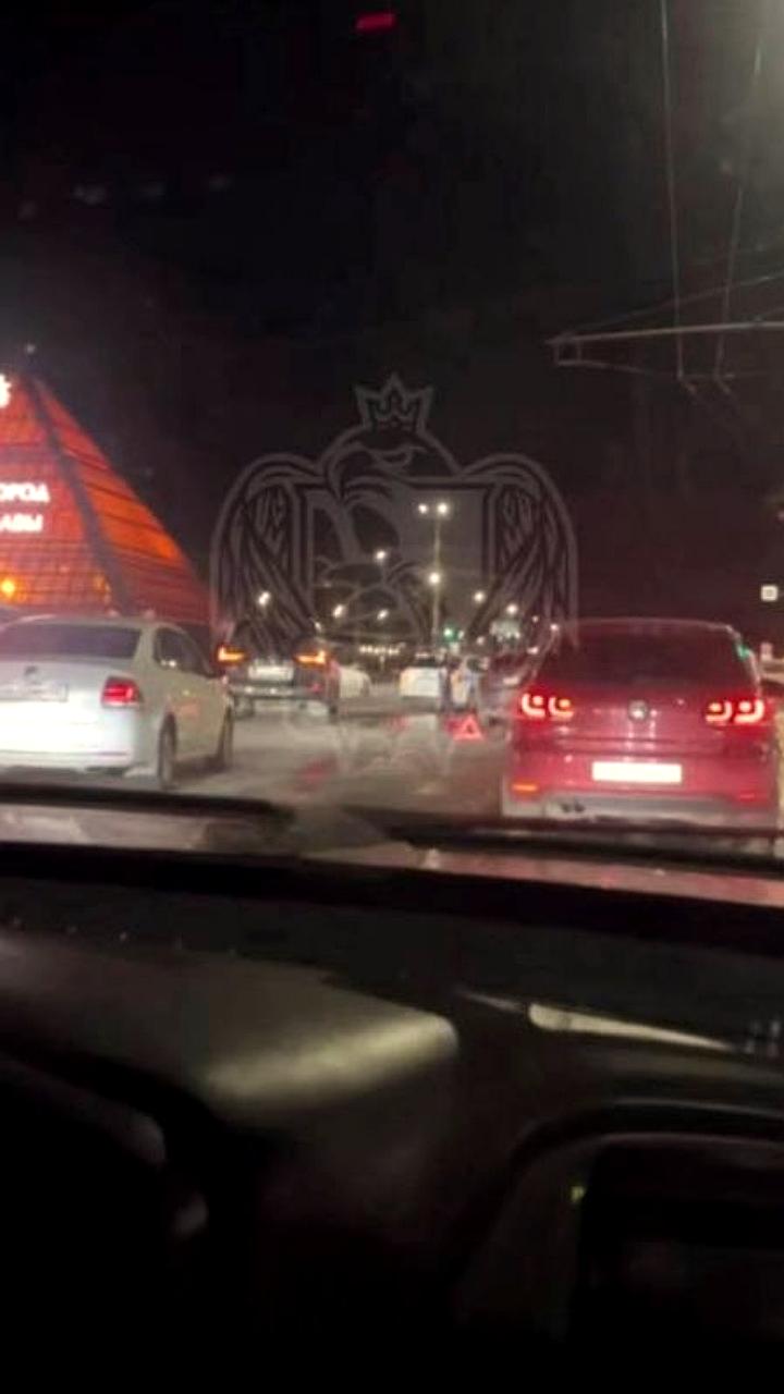 В Воронеже продолжаются работы по устранению повреждения канализационного коллектора