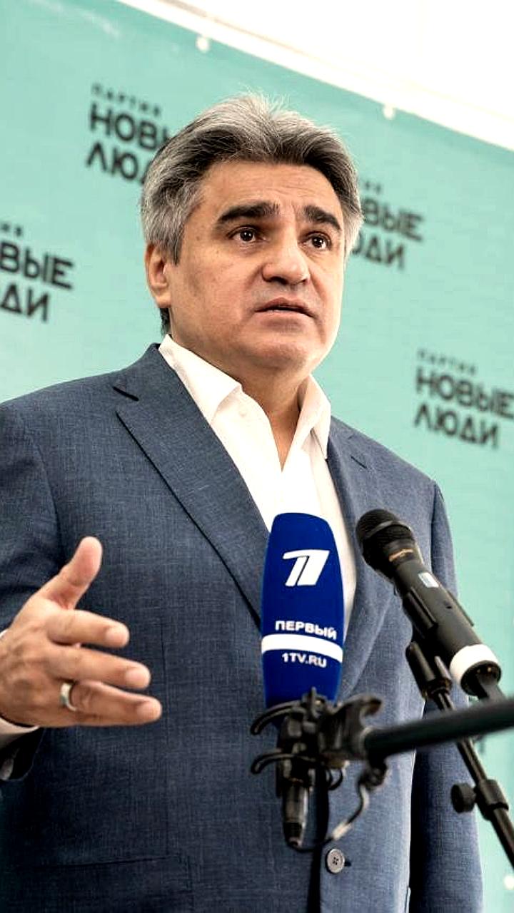 Партия 'Новые люди' предлагает цифровой контроль мигрантов в России