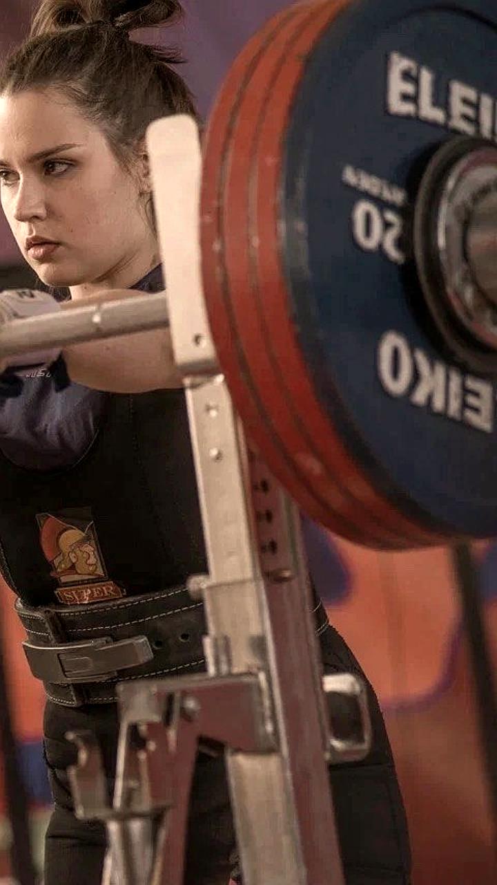 Дарья Ломацкая и колымские пауэрлифтеры успешно выступили на чемпионате России по троеборью