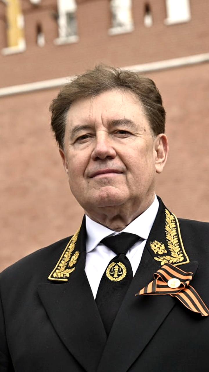 В Москве прошла церемония возложения венков к Могиле Неизвестного Солдата