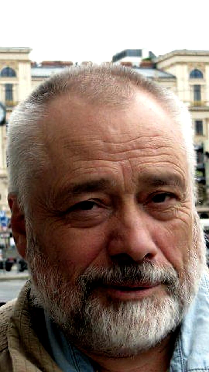 Владимир Кантор стал жертвой мошенников, потеряв 1,6 млн рублей