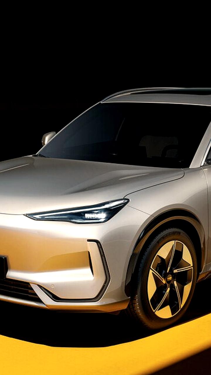 Завод 'БЕЛДЖИ' запускает производство электромобилей Geely EX5 в Беларуси