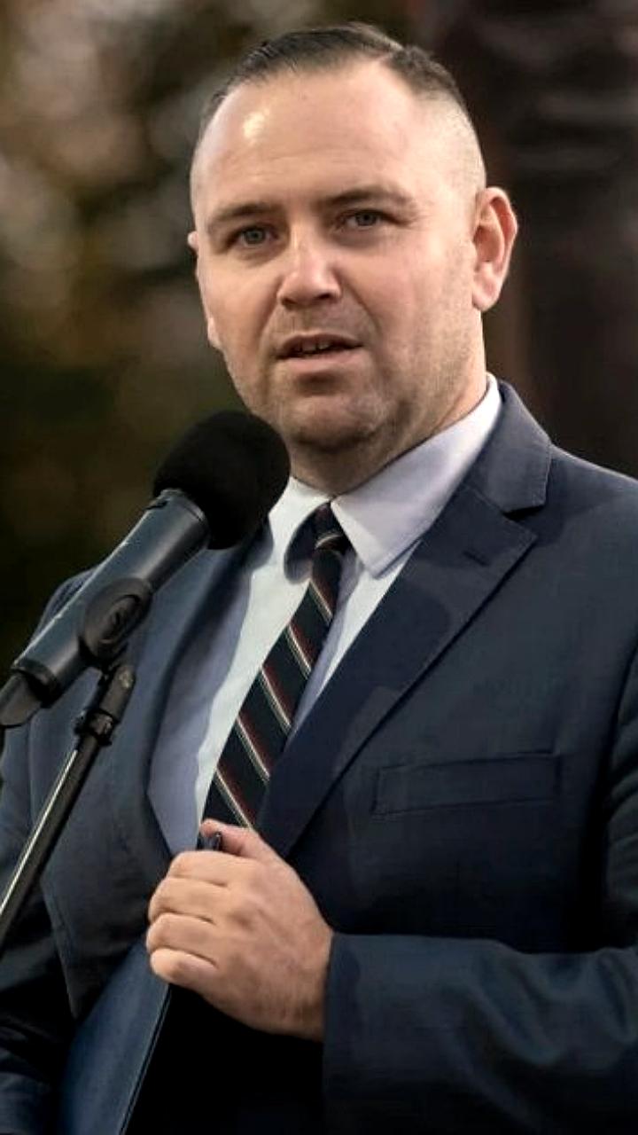 Кандидат в президенты Польши Кароль Навроцкий выступает против перехода на евро