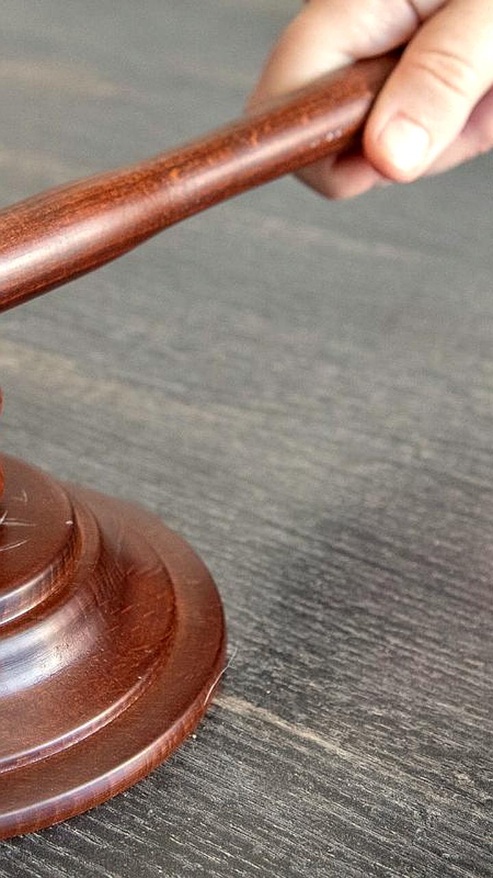 Суд обязал транспортные компании выплатить компенсации за моральный вред несовершеннолетним
