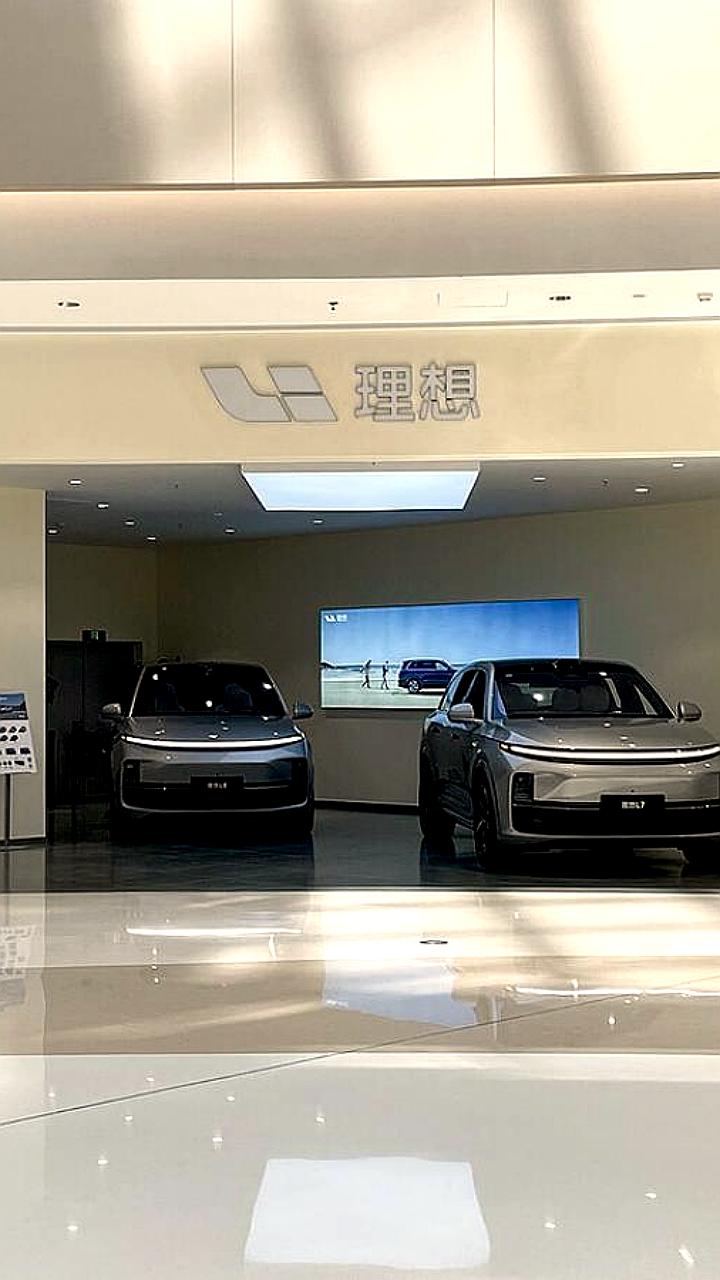 Li Auto запускает борьбу с «серыми» поставками в России и открывает новые дилерские центры