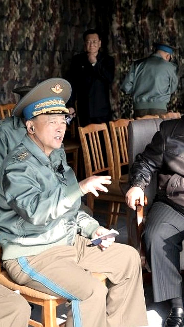 Ким Чен Ын прокомментировал аварию при спуске эсминца КНДР