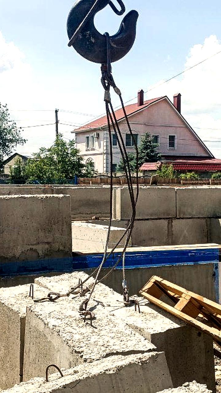 Строительство современных жилых комплексов в Москве и ЛНР продолжается