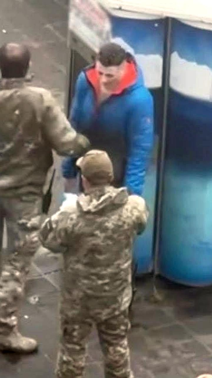 Во Львове произошли нападения на военкомов во время проверок документов