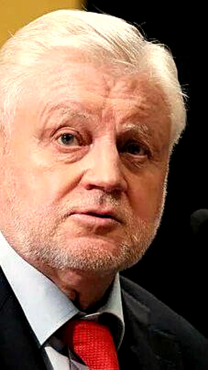 Миронов предлагает ввести ЕГЭ для чиновников с жестким контролем