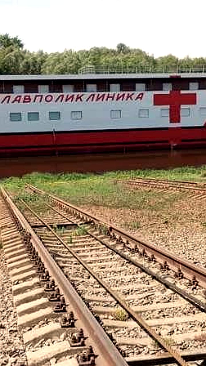 Спущена на воду плавучая поликлиника 'Святитель Лука' для ХМАО-Югра