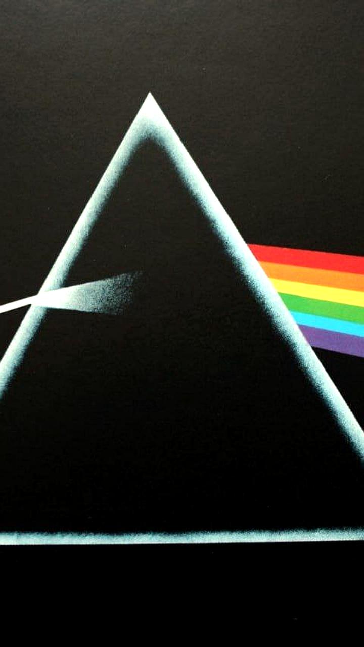Активистка оштрафована за эмодзи с обложкой Pink Floyd, признанной 'ЛГБТ-символикой'