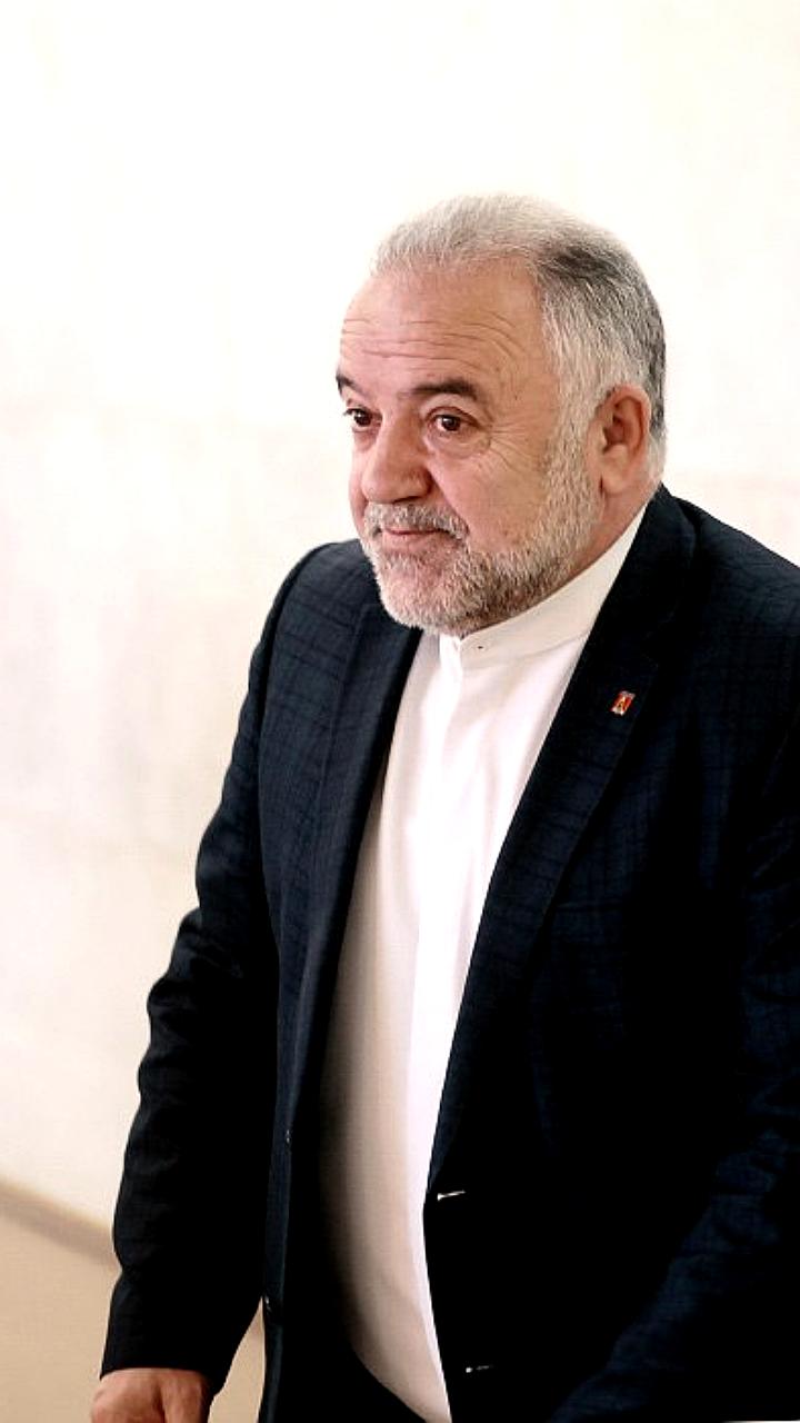 Магомед Османов уходит в отставку с поста мэра Ухты, его заменит Марина Метелёва