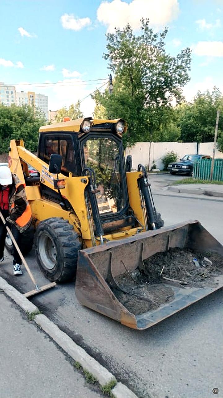 Покос травы в Барнауле и Владивостоке: новые технологии и масштабные работы