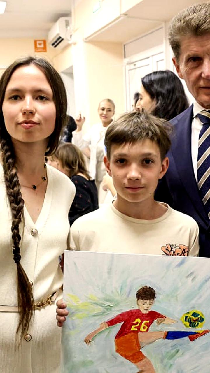 Губернатор Олег Кожемяко поддержал детей в благотворительном проекте