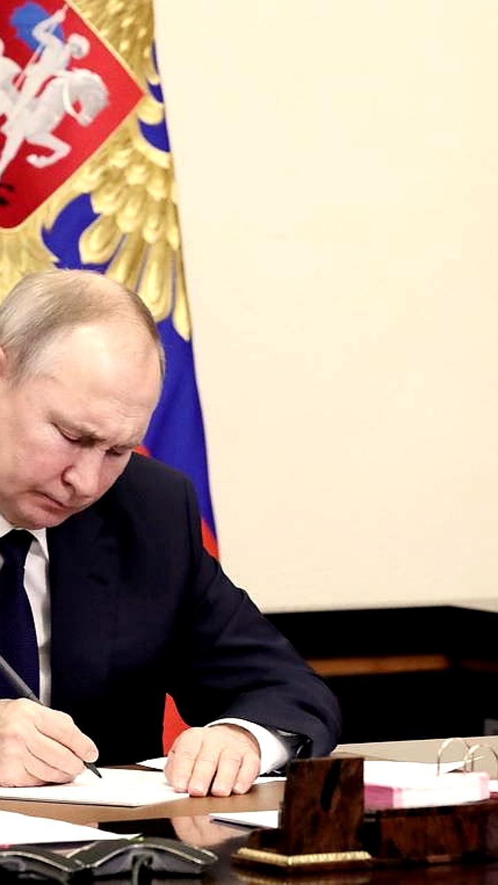 Путин одобрил IPO компании 'Дом. рф' с сохранением контрольного пакета