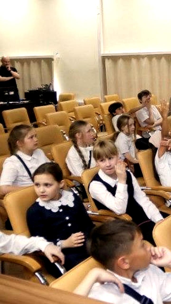 Профилактические мероприятия по безопасности на железной дороге прошли в Олекме, Волгограде и Саратове