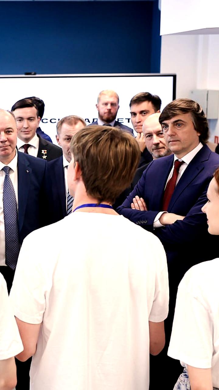 Дмитрий Чернышенко и министры оценили организацию ЕГЭ и образовательные инициативы в Нижнем Новгороде