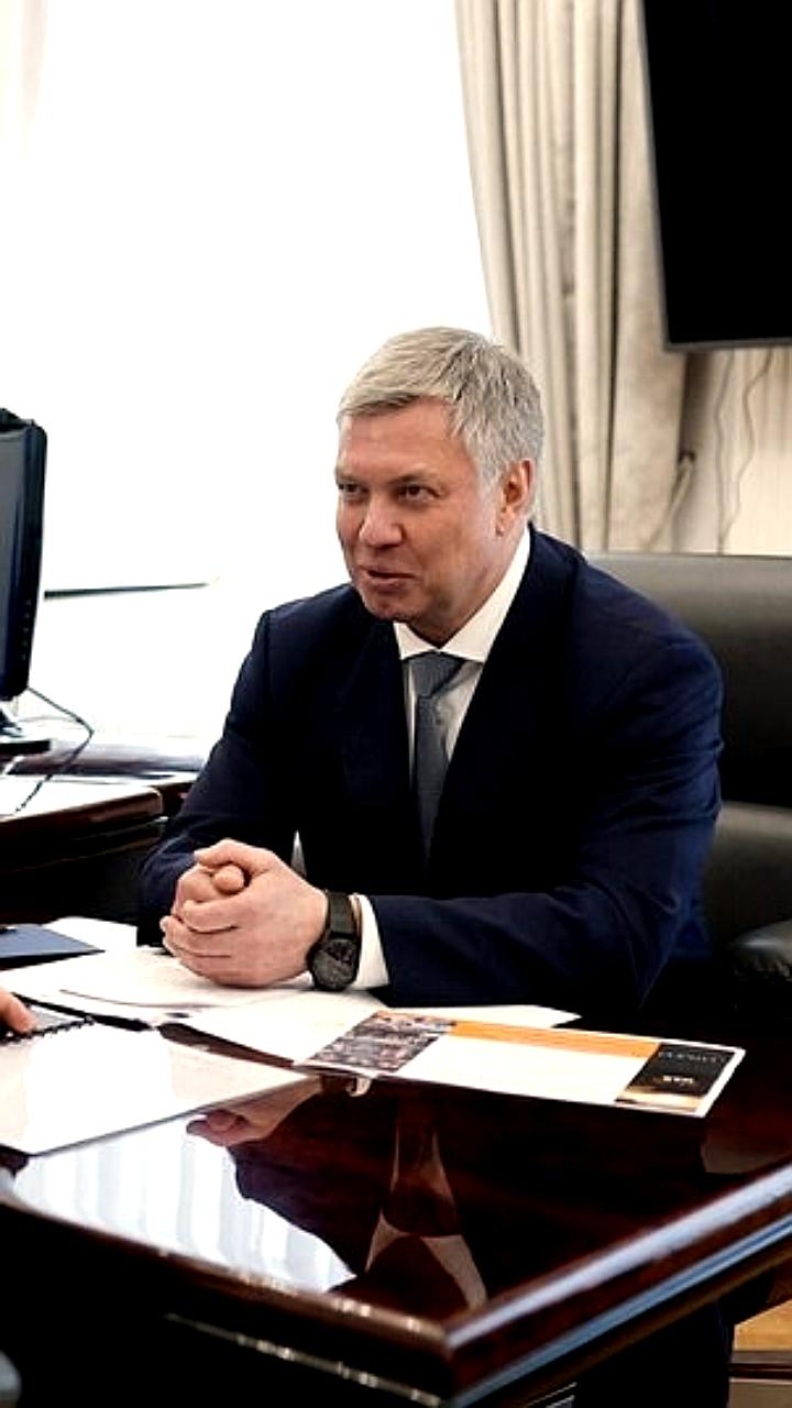 Министр промышленности и торговли РФ Антон Алиханов обсудил поддержку предприятий в Ульяновской области