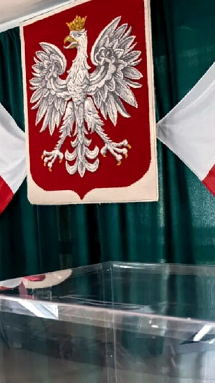 Нарушения на выборах: задержание сотрудницы избирательной комиссии в Сеуле и скандал с красными бусами в Варшаве