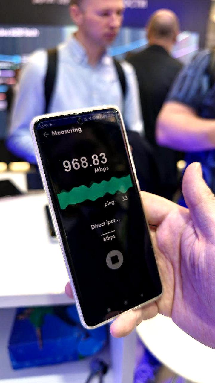 На ЦИПР-2025 представлена первая отечественная базовая станция 5G от ИРТЕЯ с рекордной скоростью передачи данных